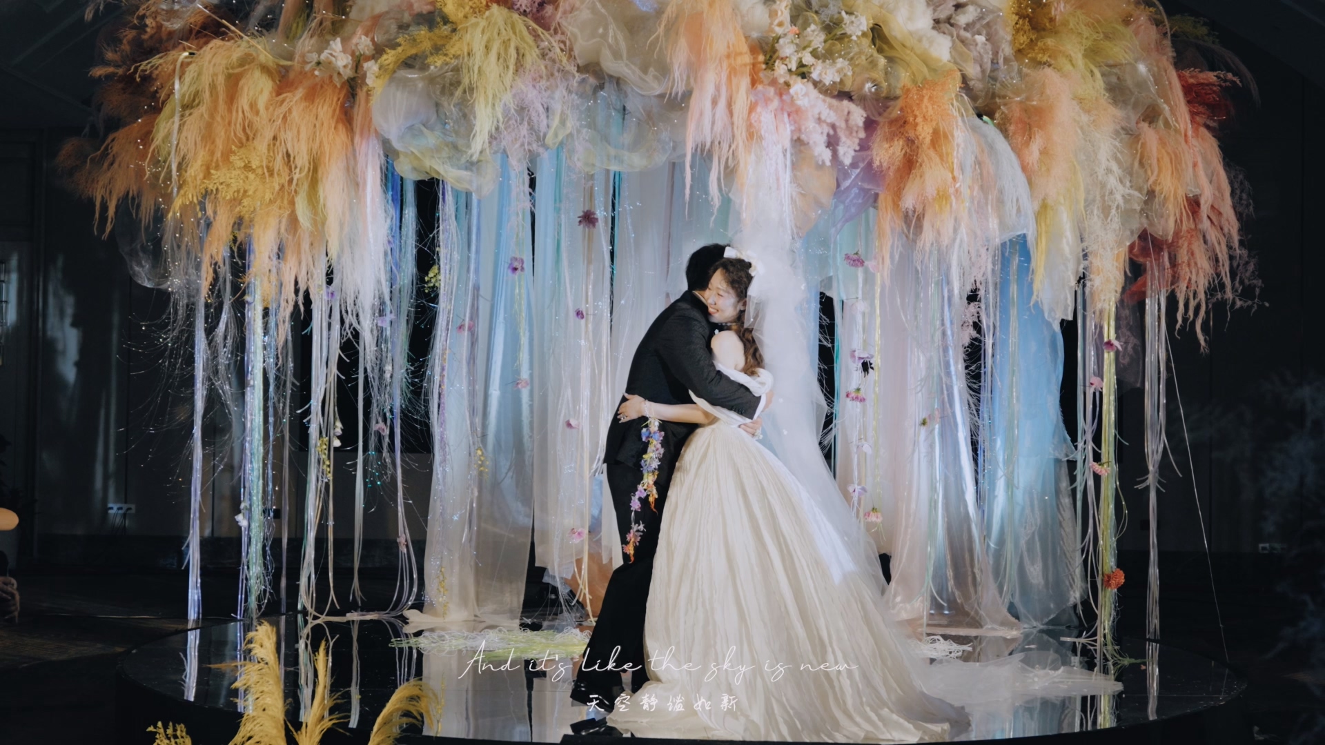 夜空下烟花盛放,从此宇宙山河烂漫